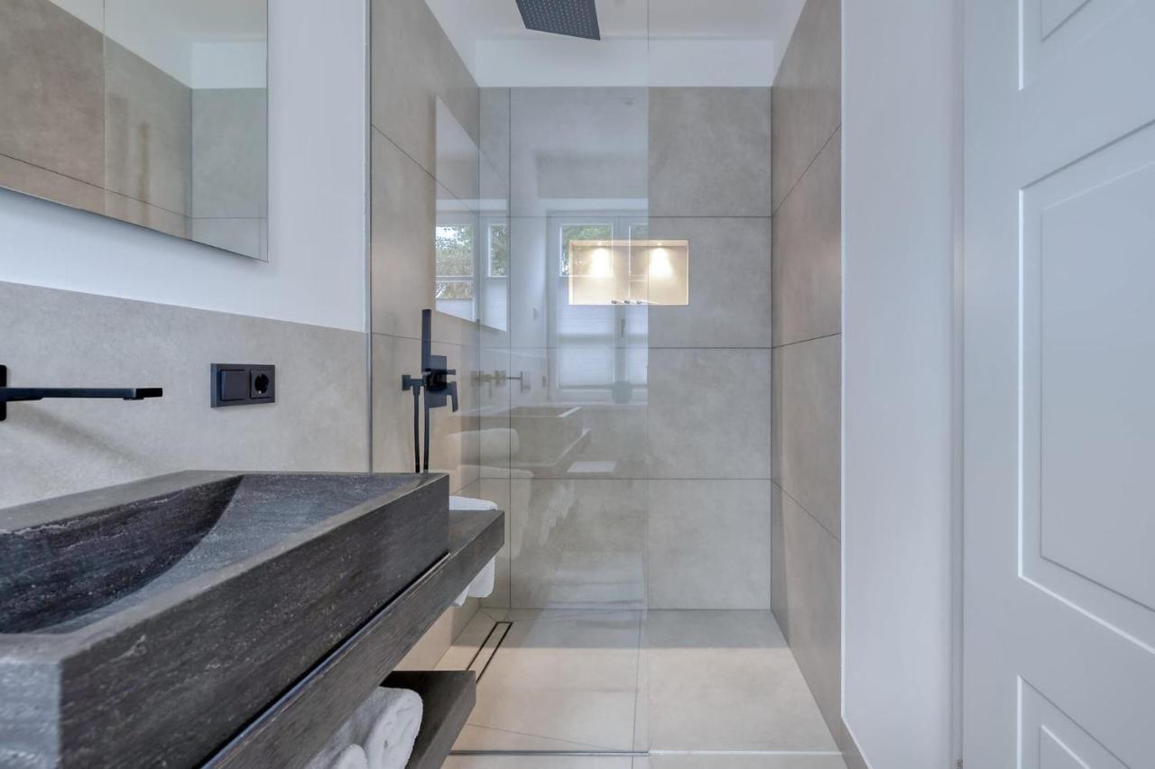 Living Lorens No 6 Apartment